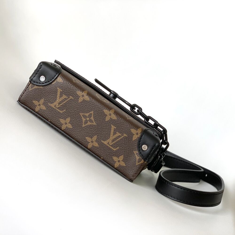 Louis Vuitton Steamer Wearable Wallet LVB-008