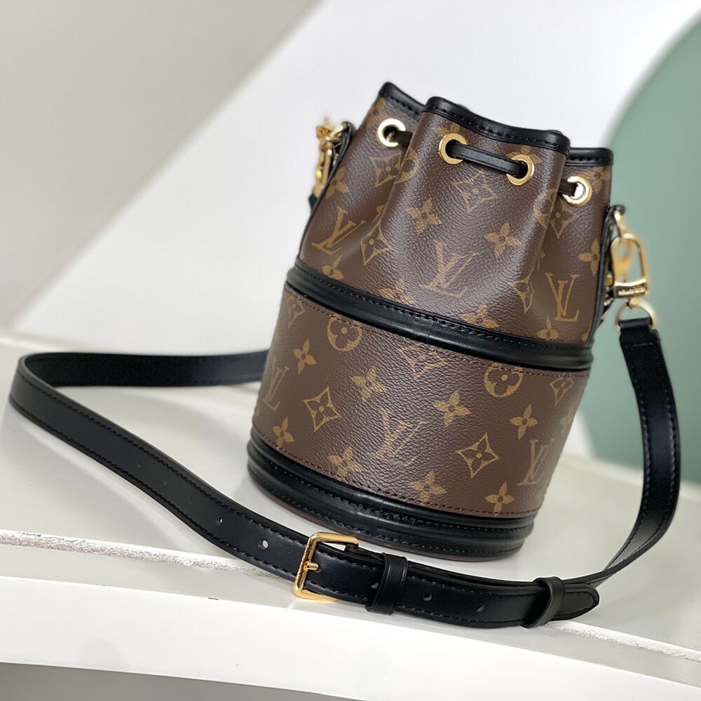 Louis Vuitton Canoé Natural Cowhide-leather Trim LVB-016