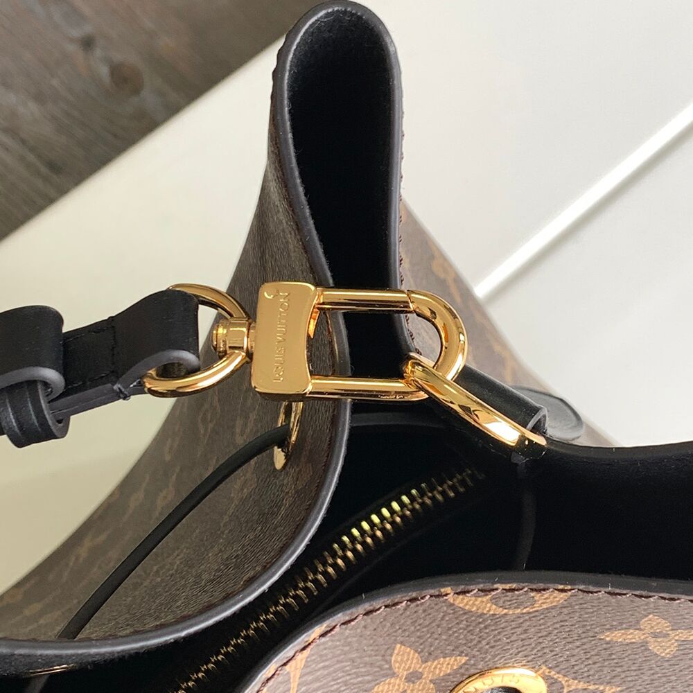 Louis Vuitton NéoNoé MM Monogram Coated Canvas LVB-018