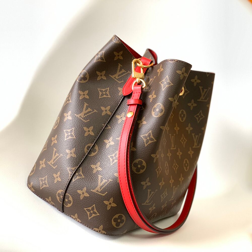 Louis Vuitton NéoNoé MM Monogram Coated Canvas LVB-019