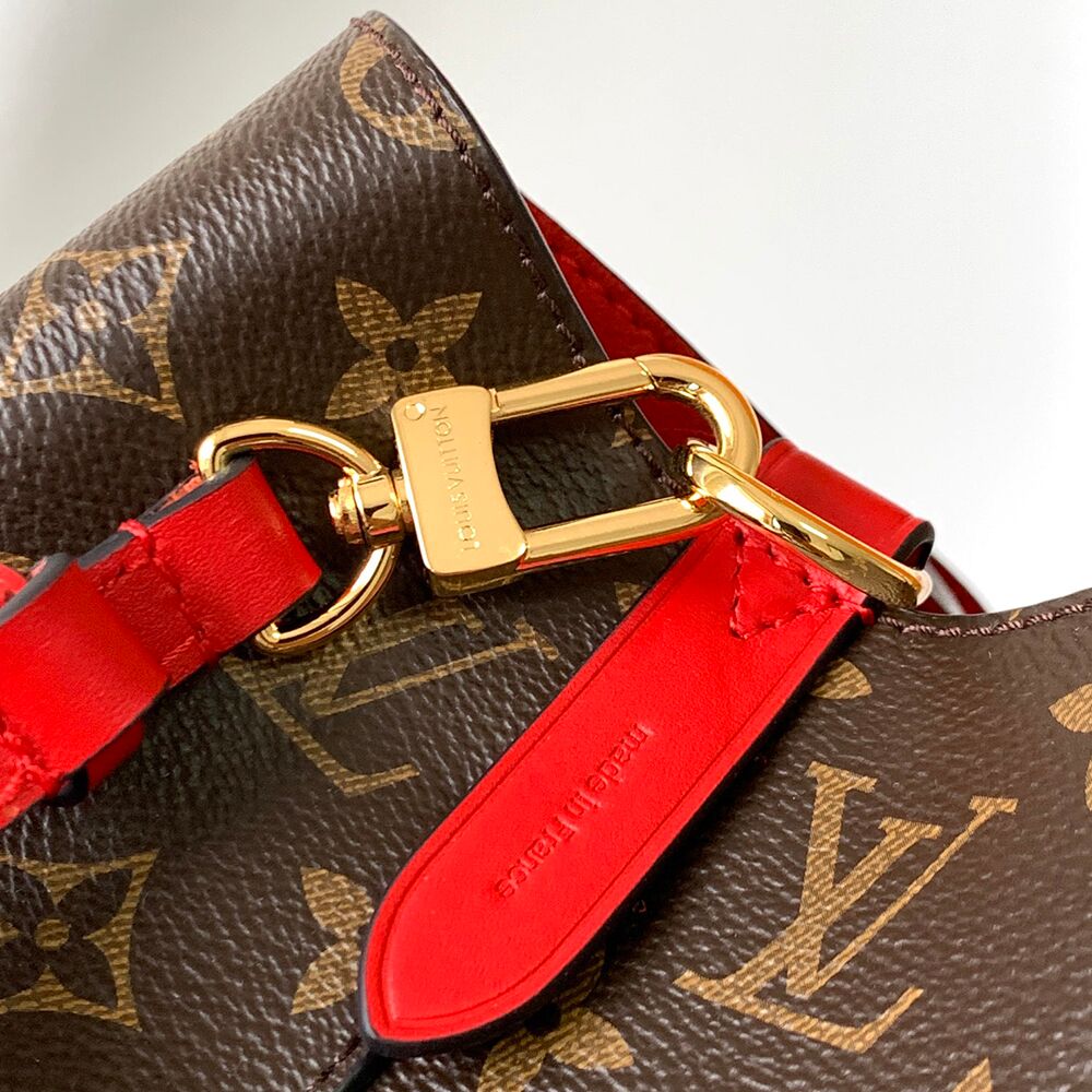 Louis Vuitton NéoNoé MM Monogram Coated Canvas LVB-019