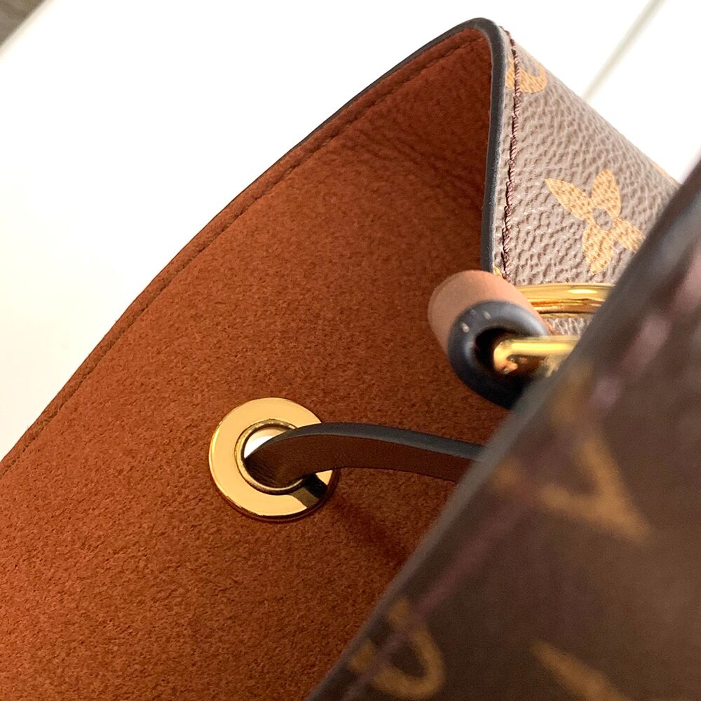 Louis Vuitton NéoNoé MM Monogram Coated Canvas LVB-020