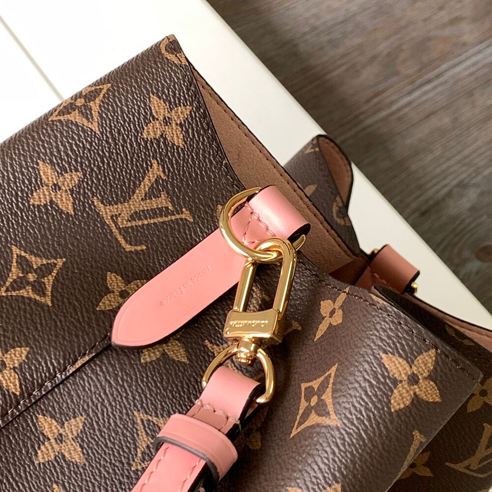 Louis Vuitton NéoNoé MM Monogram Coated Canvas LVB-021