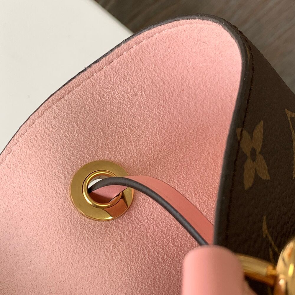 Louis Vuitton NéoNoé MM Monogram Coated Canvas LVB-021