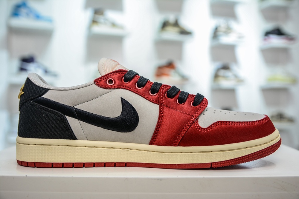 Jordan 1 Retro Low OG Trophy Room Away