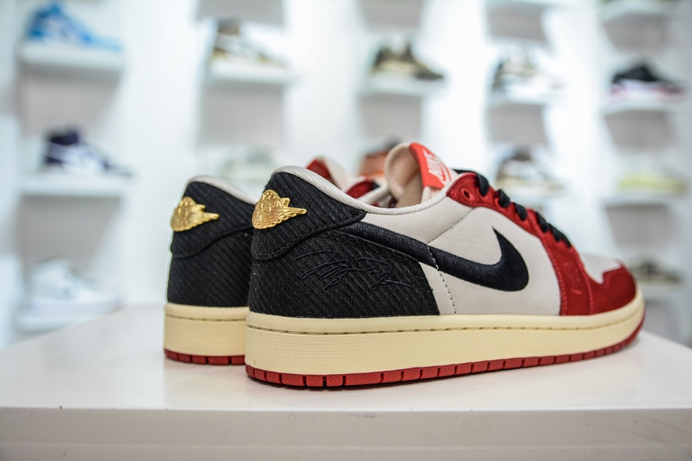 Jordan 1 Retro Low OG Trophy Room Away