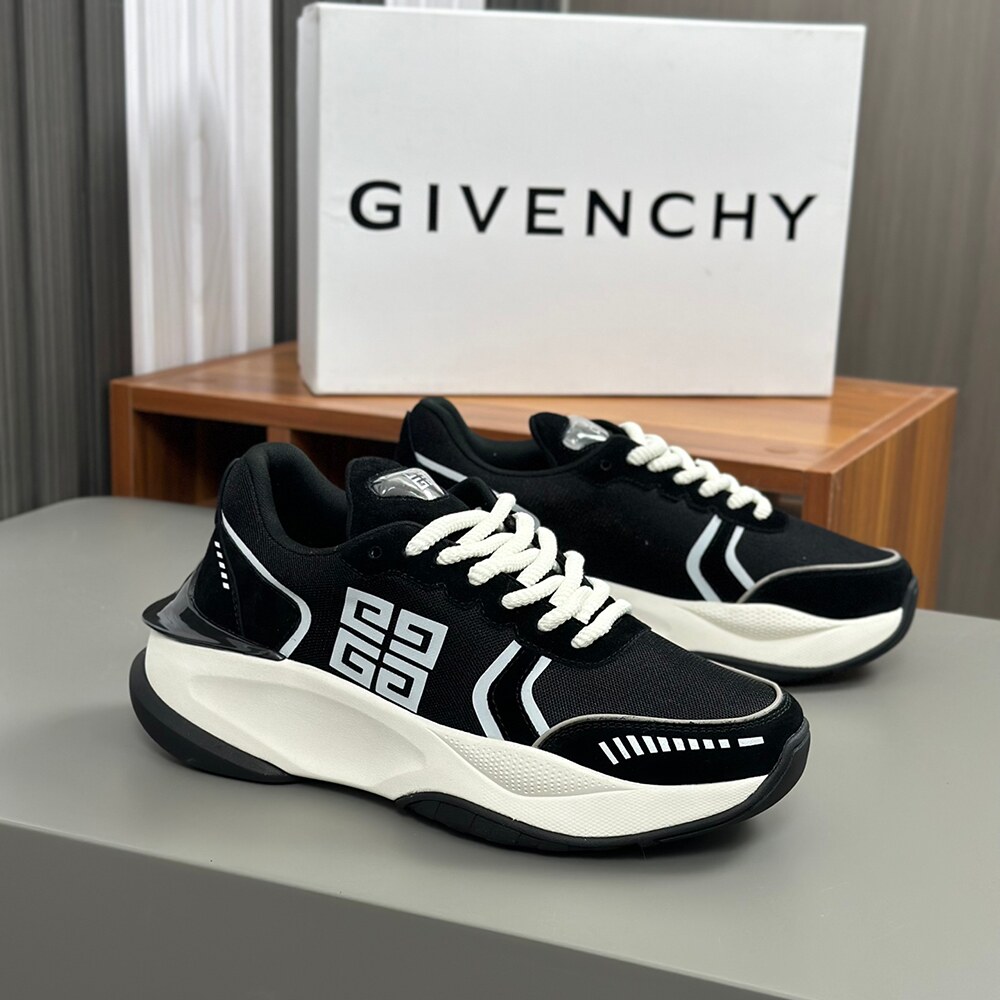 Givenchy Fashion Runner Sneaker GV-002