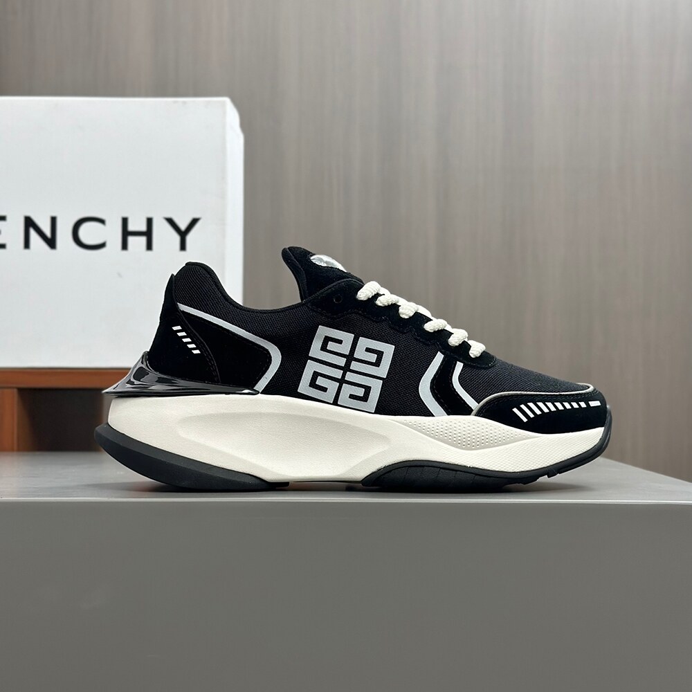 Givenchy Fashion Runner Sneaker GV-002