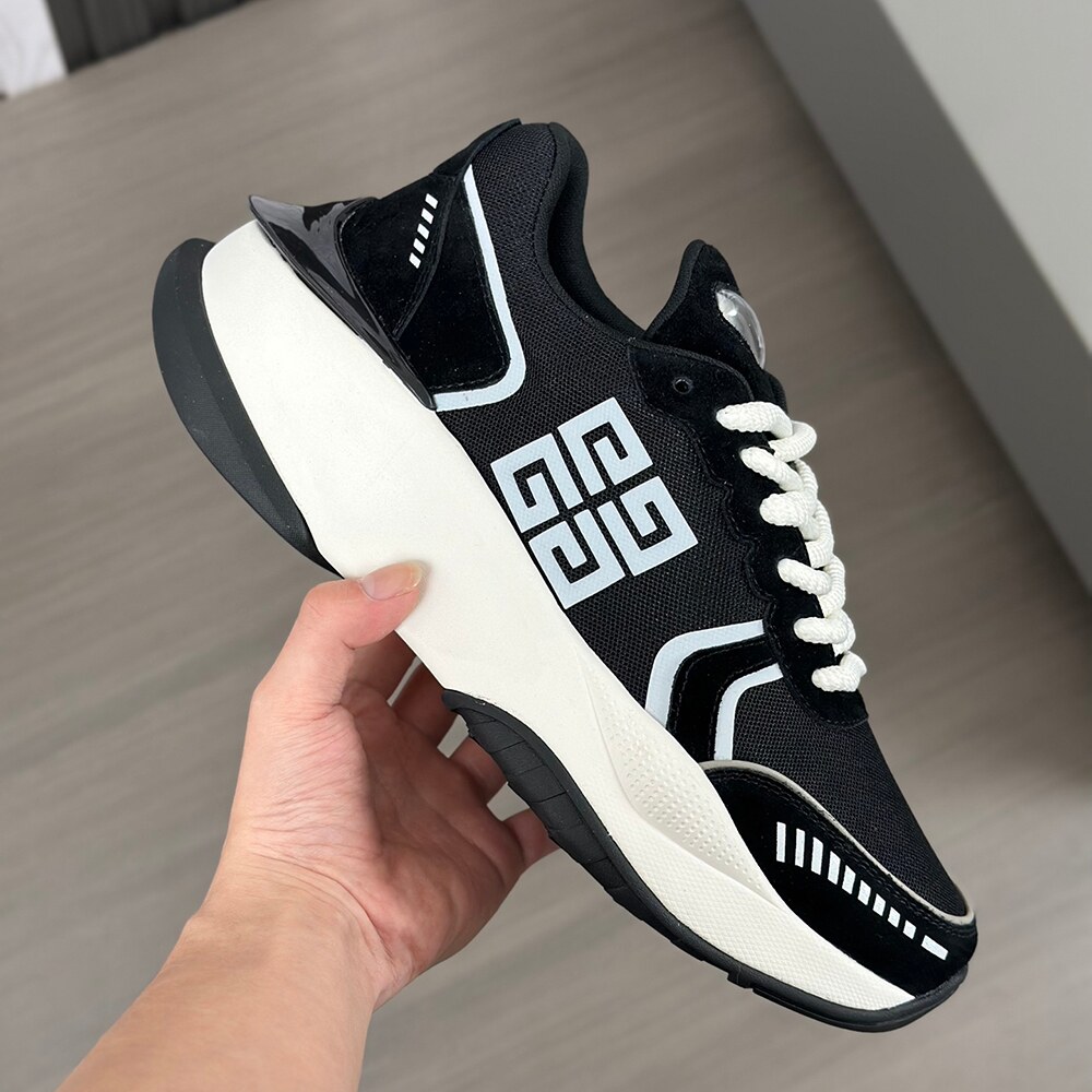 Givenchy Fashion Runner Sneaker GV-002