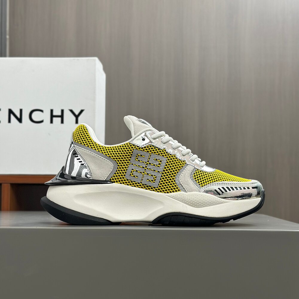 Givenchy Fashion Runner Sneaker GV-005