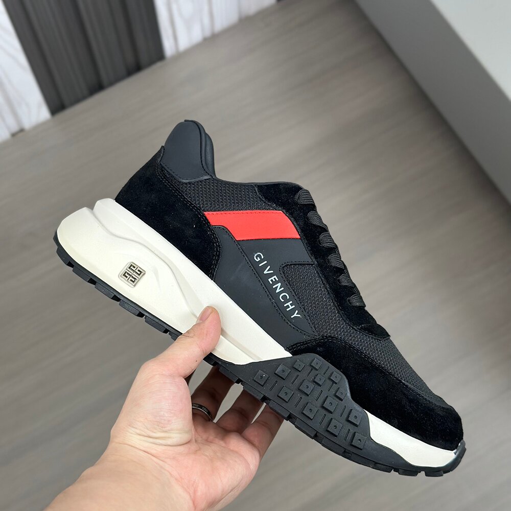 Givenchy Casual Runner Sneaker GV-006