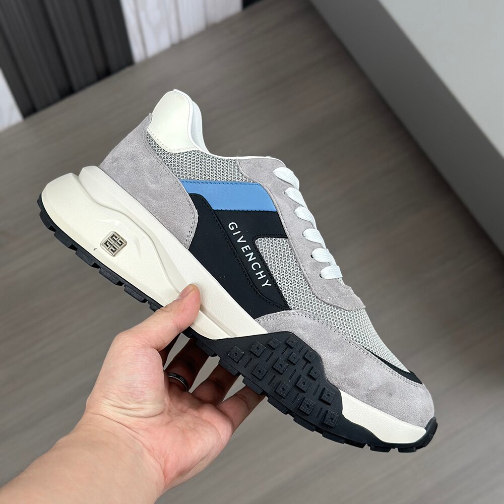 Givenchy Casual Runner Sneaker GV-008