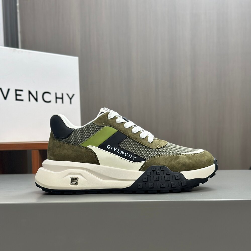 Givenchy Casual Runner Sneaker GV-009