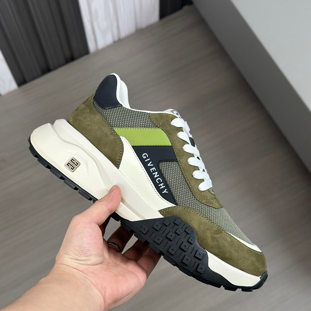 Givenchy Casual Runner Sneaker GV-009