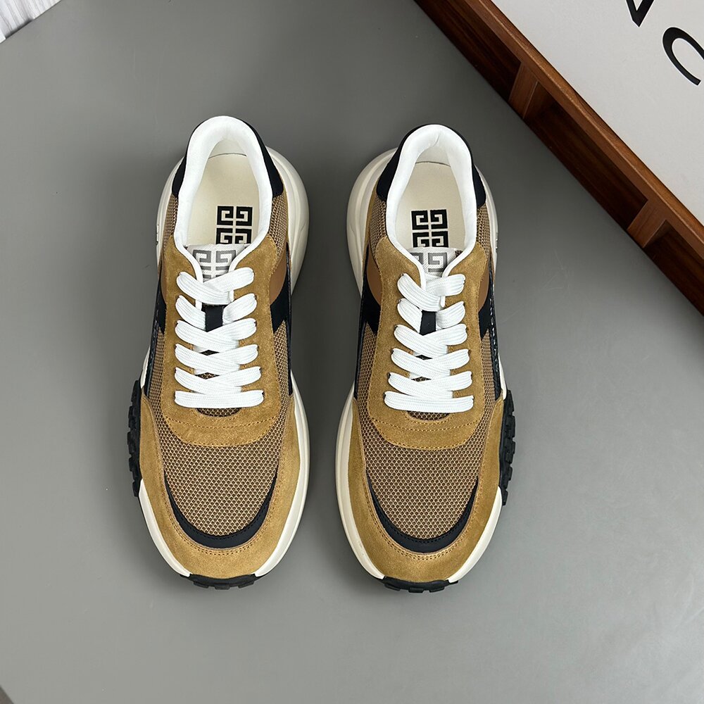 Givenchy Casual Runner Sneaker GV-010