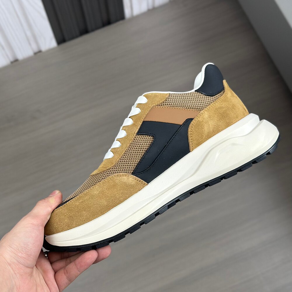 Givenchy Casual Runner Sneaker GV-010