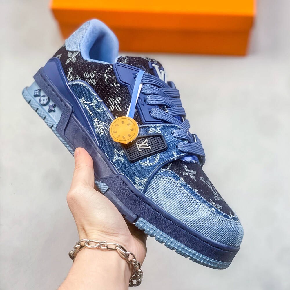 Louis Vuitton Trainer Sneaker Blue