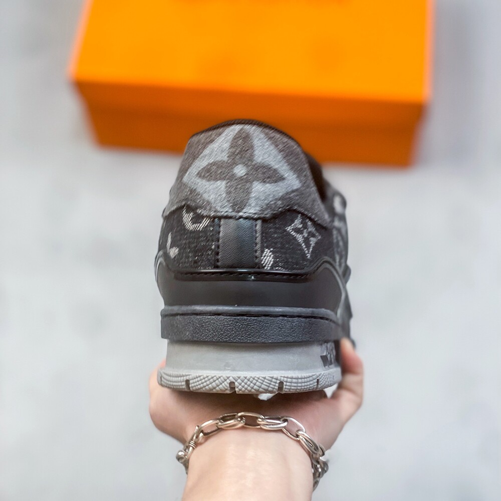 Louis Vuitton Trainer Sneaker Black