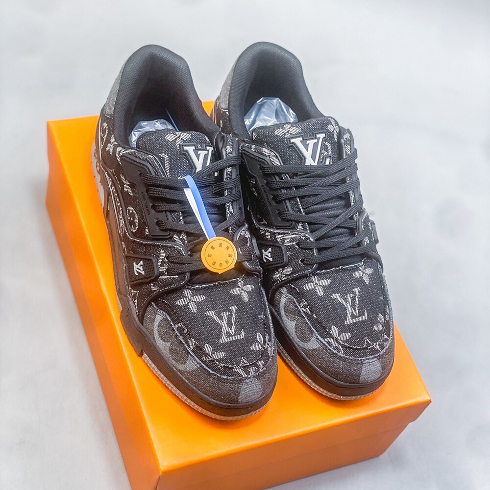 Louis Vuitton Trainer Sneaker Black