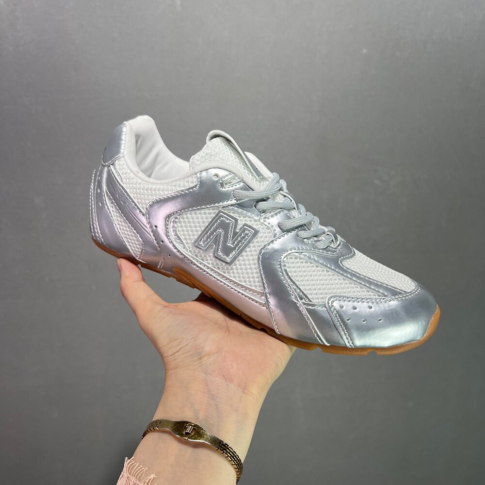 New Balance x MiuMiu 530 Sneakers NB-006