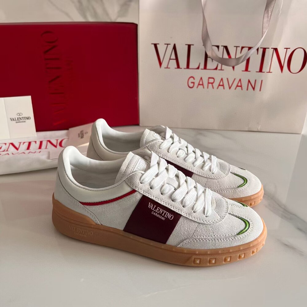 Valentino Garavani Street Style Leather Sneakers VA-001