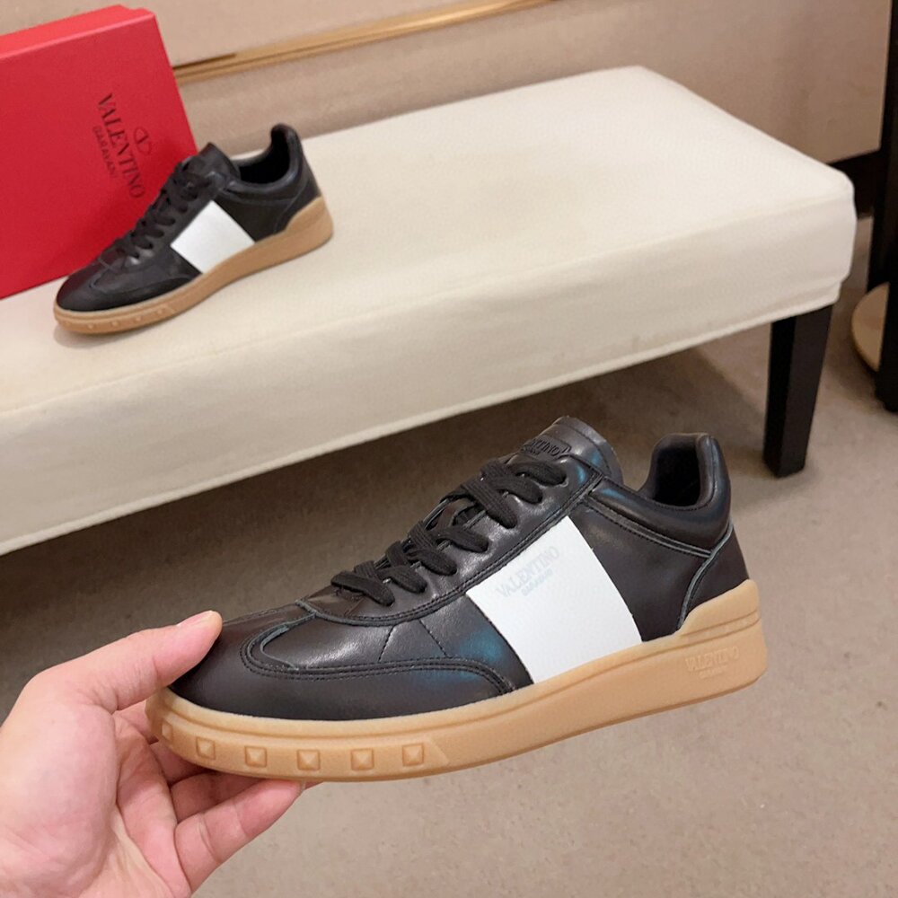 Valentino Garavani Street Style Leather Sneakers VA-002