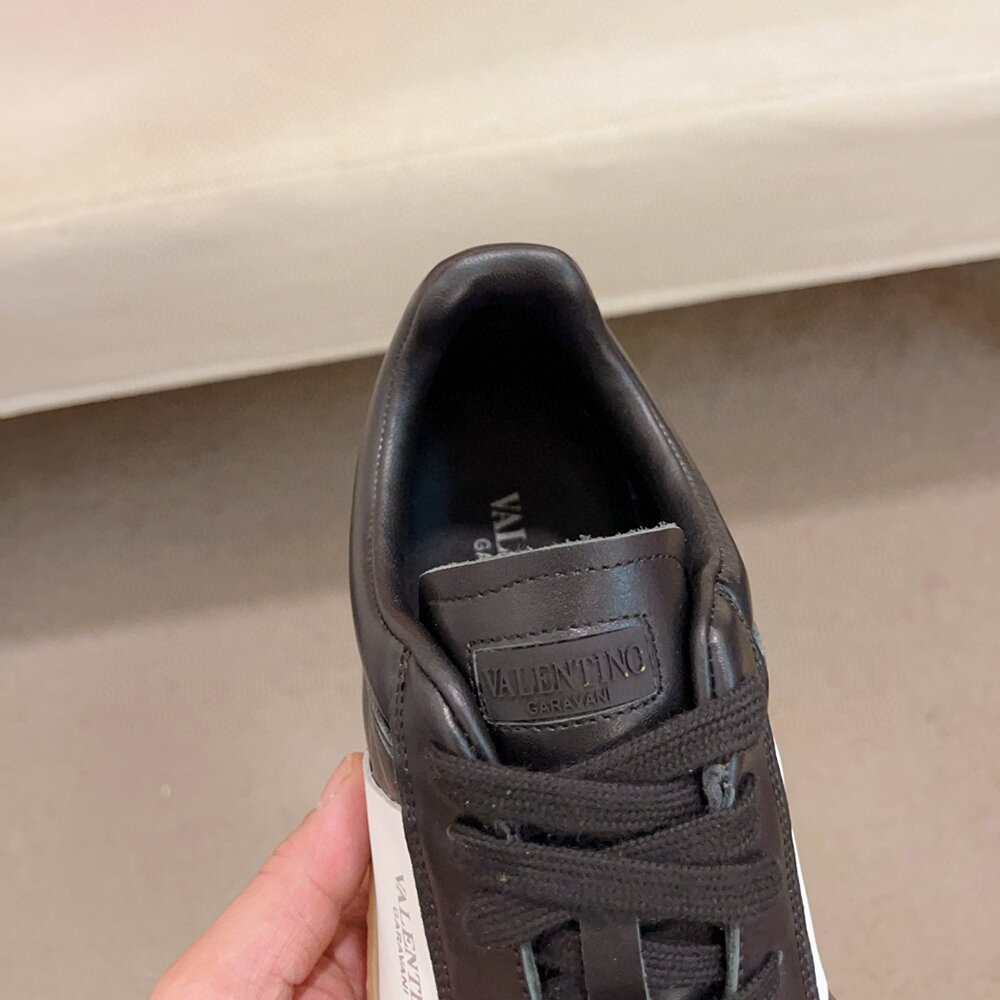 Valentino Garavani Street Style Leather Sneakers VA-002