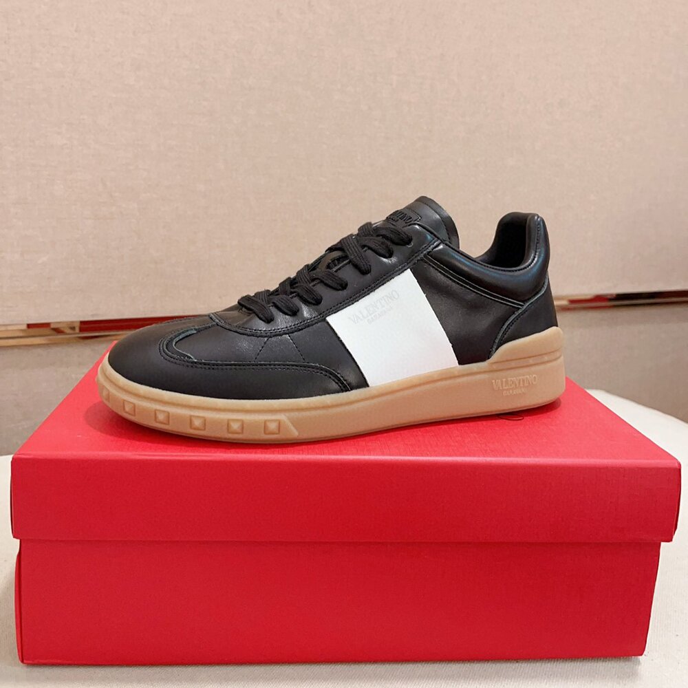 Valentino Garavani Street Style Leather Sneakers VA-002