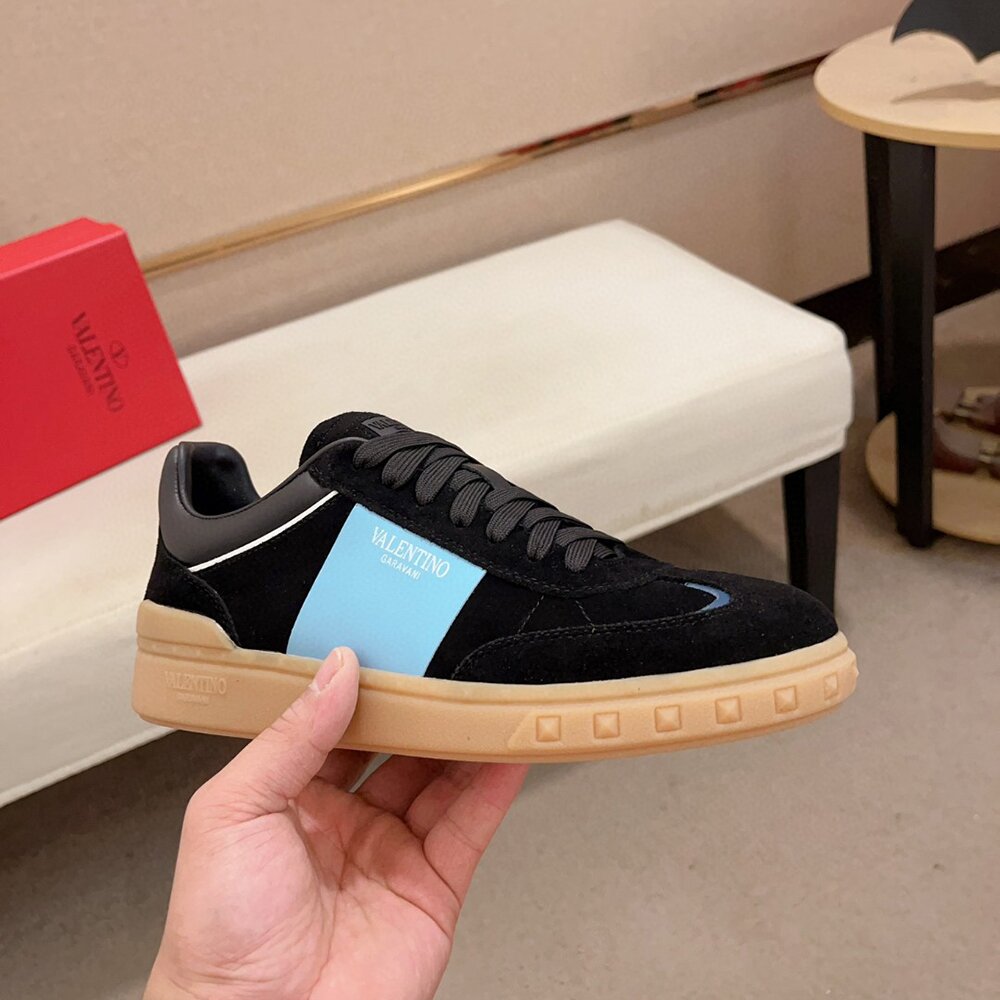 Valentino Garavani Street Style Leather Sneakers VA-003