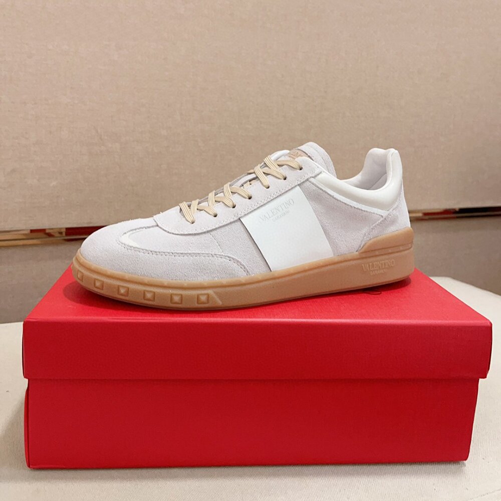 Valentino Garavani Street Style Leather Sneakers VA-008